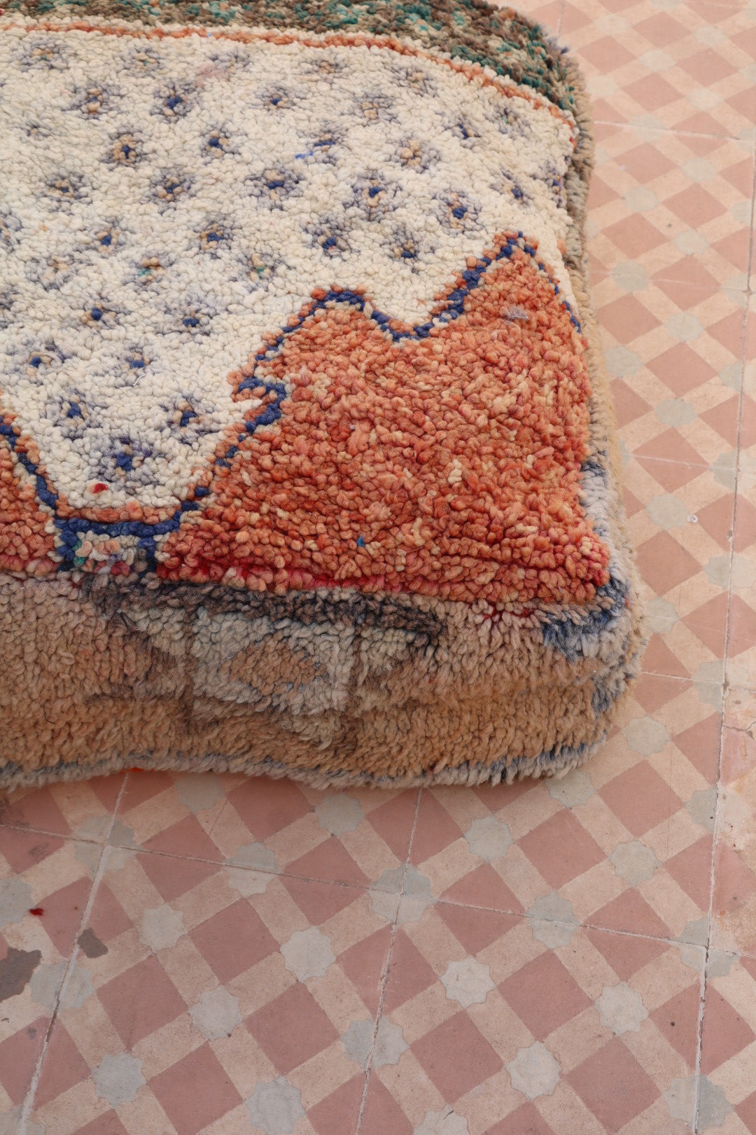 Pouf Berbère Coloré à Motifs Abstraits Néda