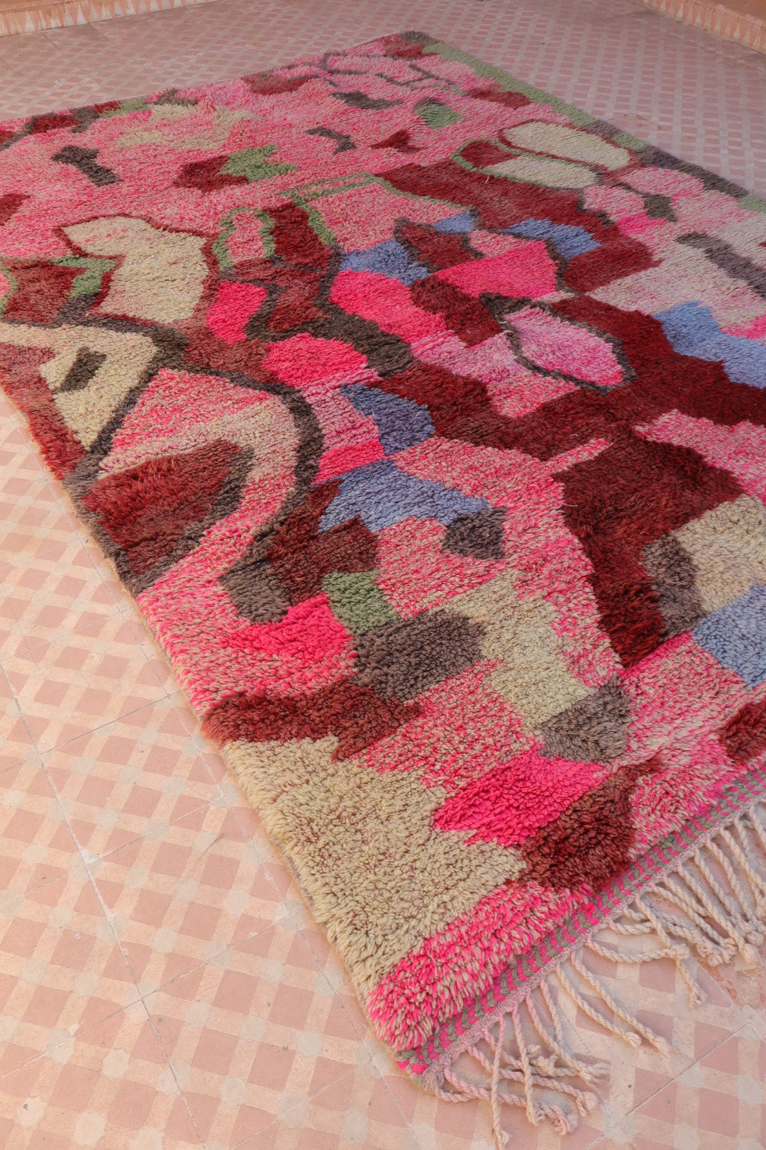 Tapis Berbère Boujad Rose Motifs Colorés - 292 x 205 cm Néda