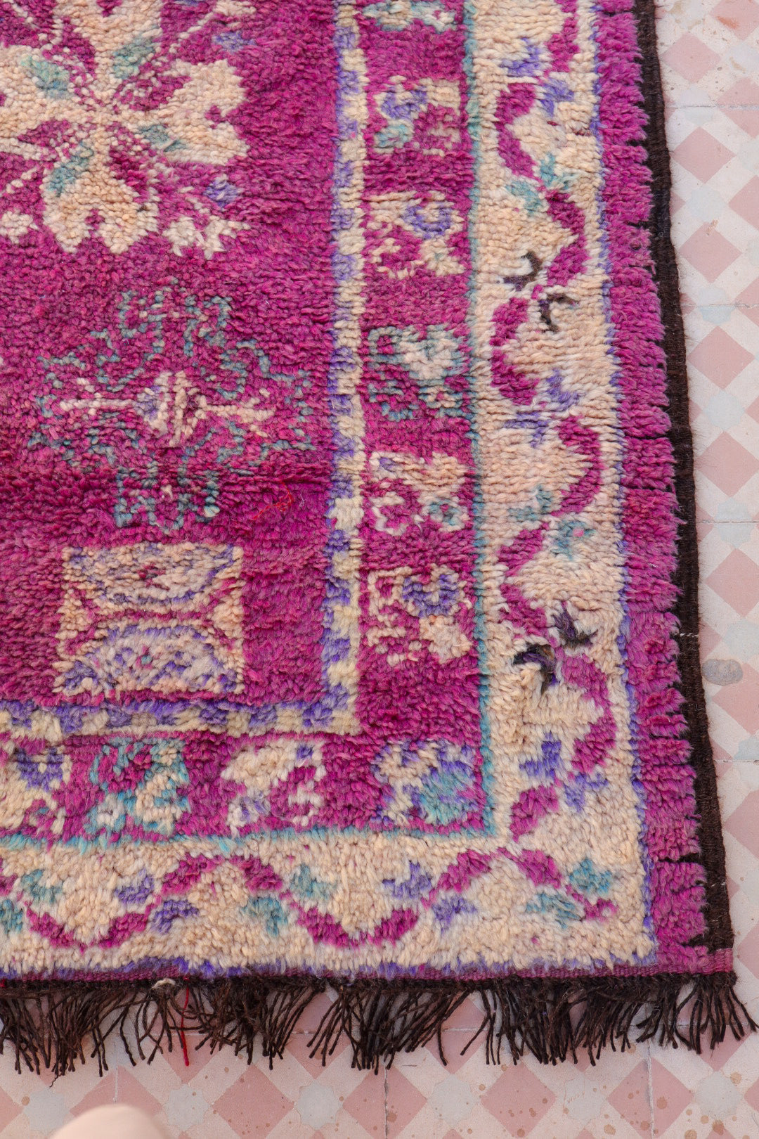 Tappeto berbero Boujaad Antique Violet Magenta Fantasie colorate - 385 x 173 cm