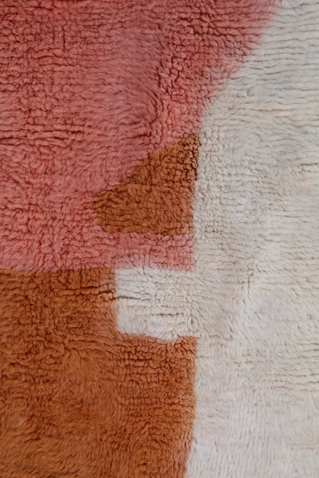 Tapis Berbère Coloré Contemporain Terracotta & Saumon - Azilal Néda
