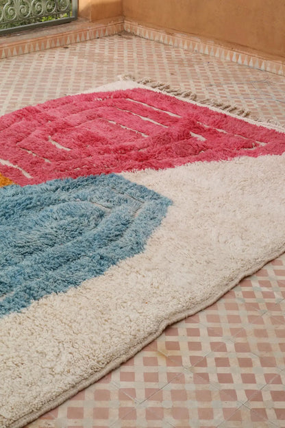 Tapis Berbère Blanc à Motifs Colorés Contemporain à Reliefs Béni Ouarain - 292 x 194 cm Néda