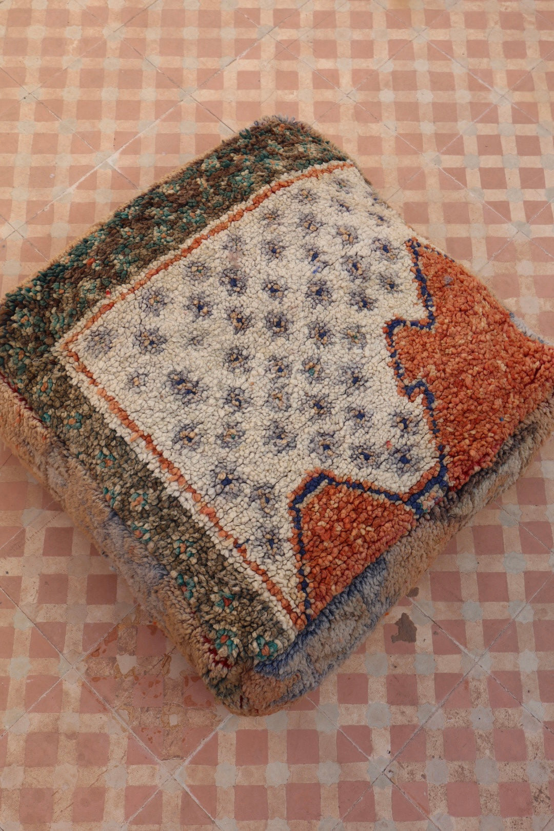 Pouf Berbère Coloré à Motifs Abstraits Néda