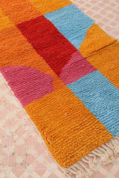 Tapis Berbère Azilal Coloré Moderne de Qualité Supérieure - 327 x 80 cm Néda