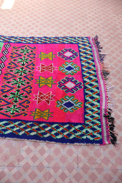 Tapis Berbère Azilal Couloir Vintage Fluo- 327 x 128 cm Néda