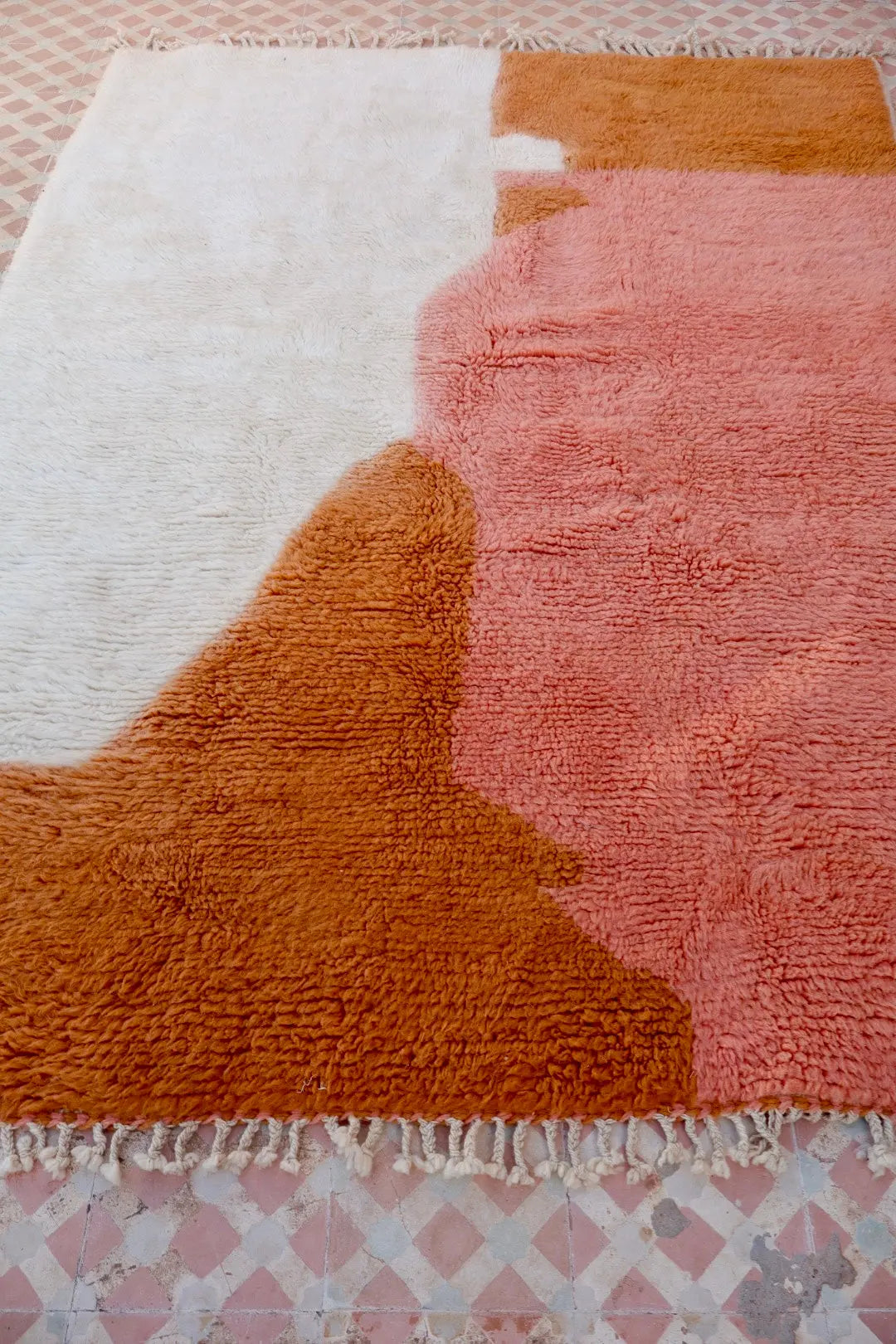 Tapis Berbère Coloré Contemporain Terracotta & Saumon - Azilal Néda