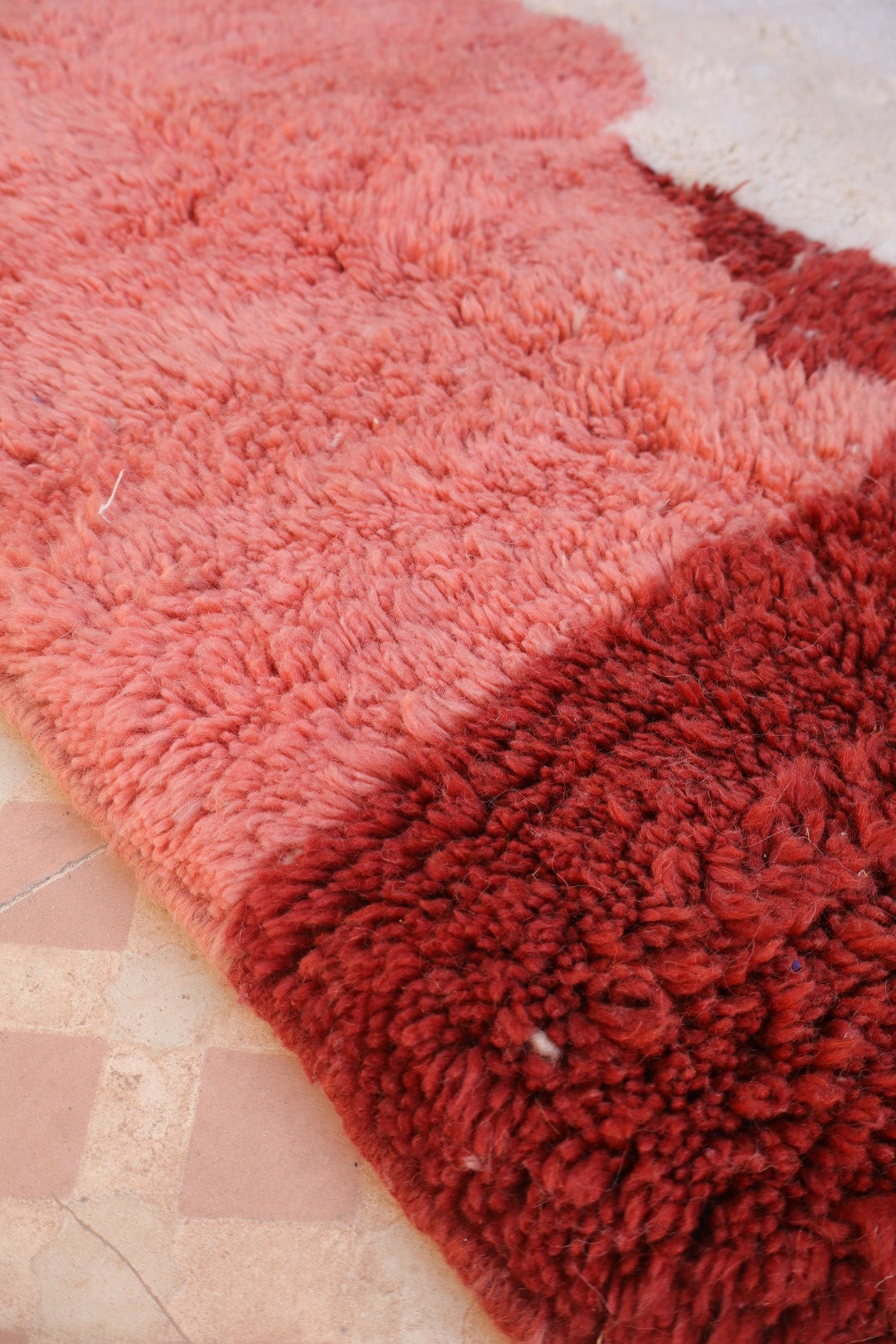 Tapis Berbère Coloré Contemporain Marron & Rose Qualité Supérieure - 200 x 155 cm Néda