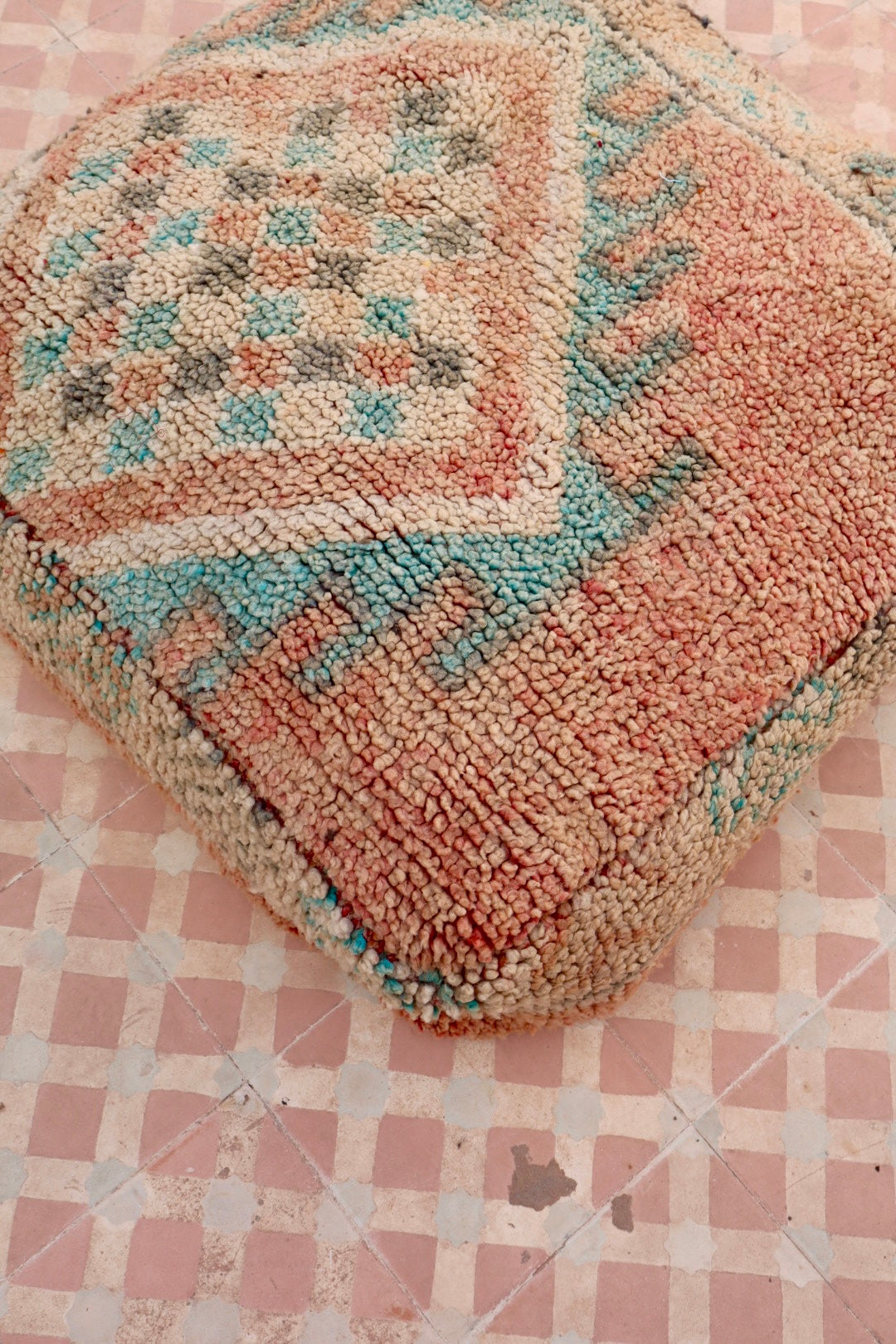 Pouf Berbère Coloré Boujad Bleach Néda