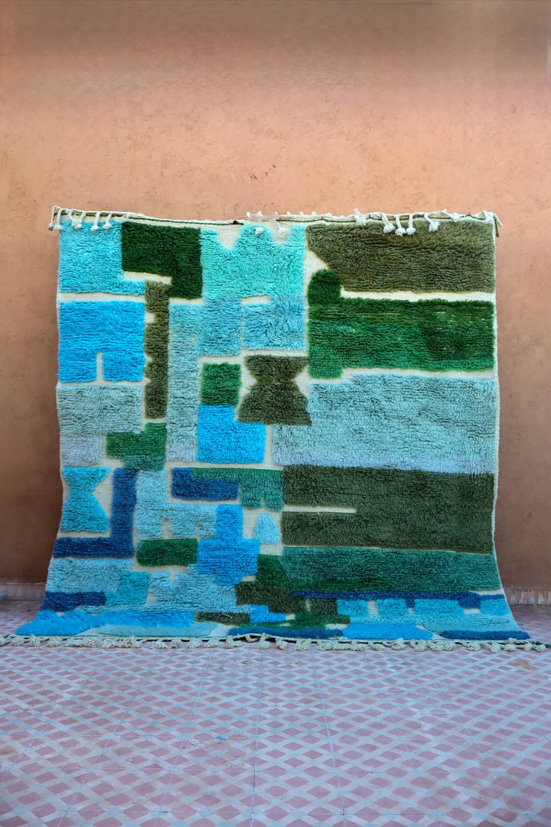 Tapis Berbère Motifs Abstraits Reliefs Bleu Vert Modèle Signature -227 x 220 cm Néda