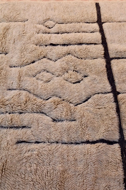 Tapis Berbère Mrirt Foncé Motifs Abstraits Reliefs Noirs - 311 x 200 cm Néda