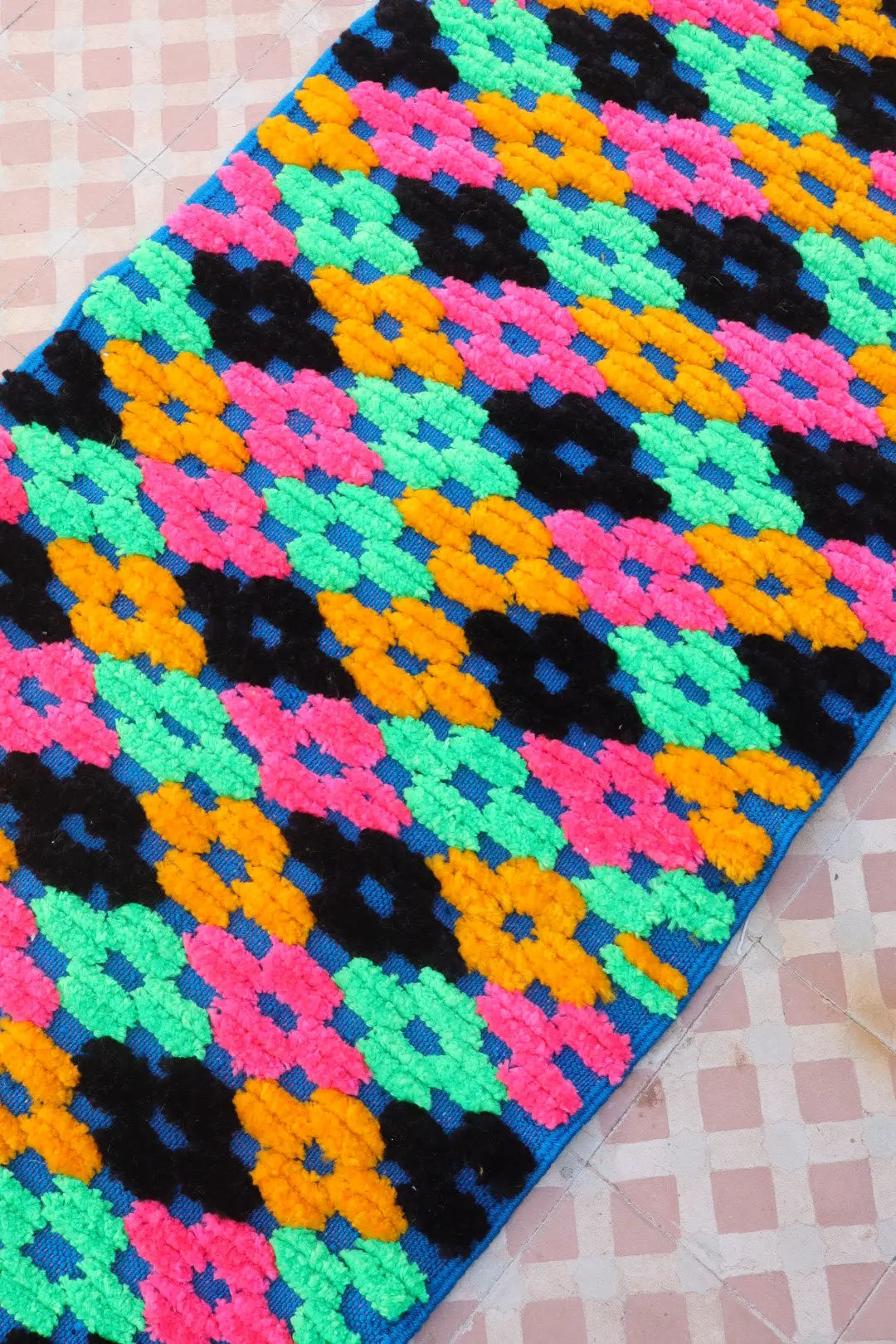 Tapis Berbère Couloir Azilal Bleu à Motifs Reliefs Multicolores - 313 x 74 cm Néda