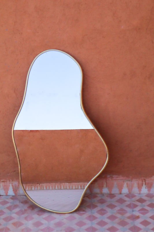 Miroir forme organique fait-main en laiton doré, miroir moderne tendance doré forme vague 
