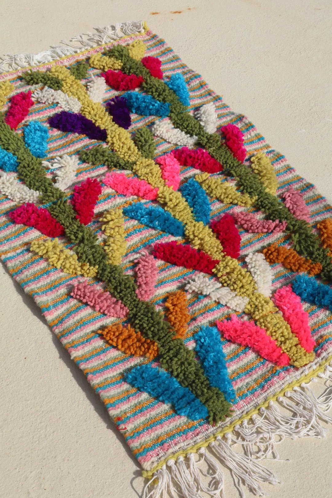 Tapis Berbère Coloré Azilal à Reliefs - 113 x 68 cm Néda