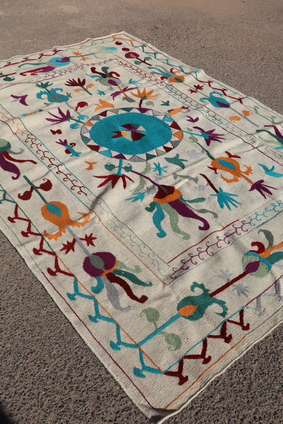 Tapis Kilim Suzani Blanc Bleu Multicolore – 240x 170 cm Néda