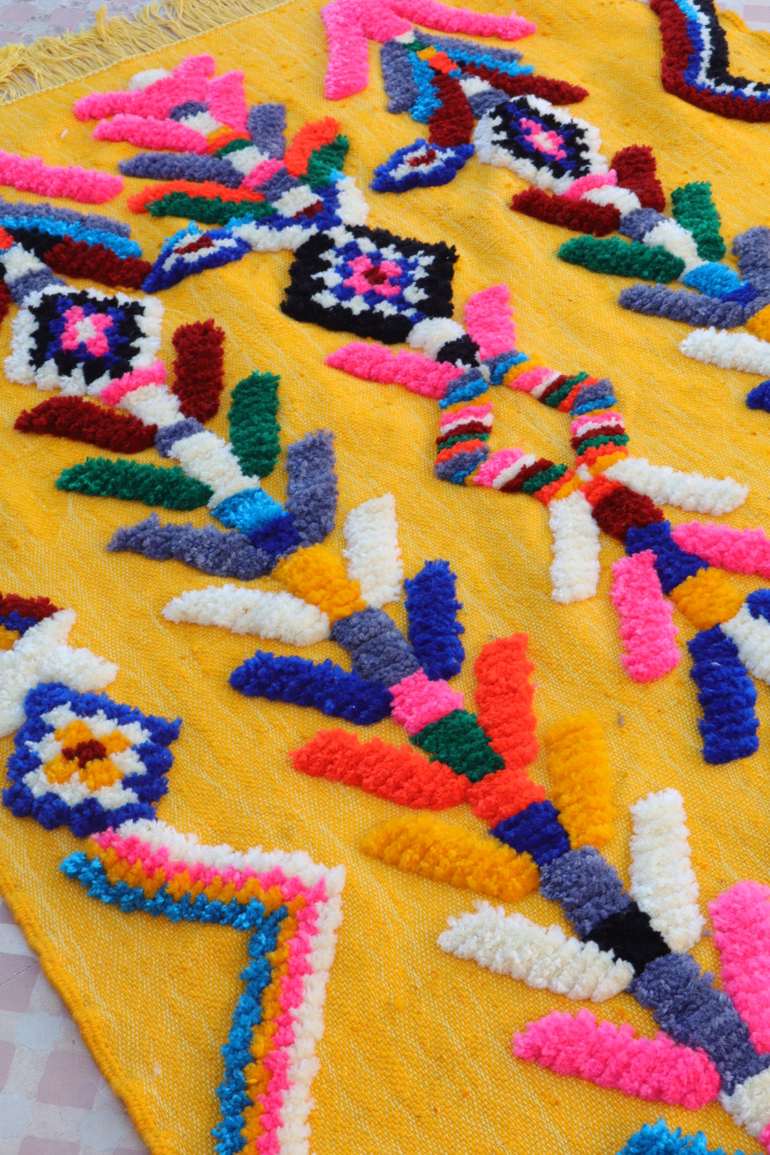 Bunter Berberteppich Sonnengelb Fluomuster- 190 x 142 cm Néda