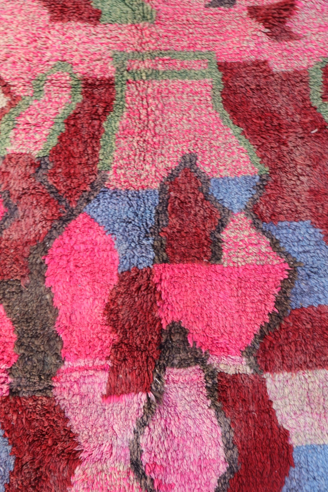 Tapis Berbère Boujad Rose Motifs Colorés - 292 x 205 cm Néda