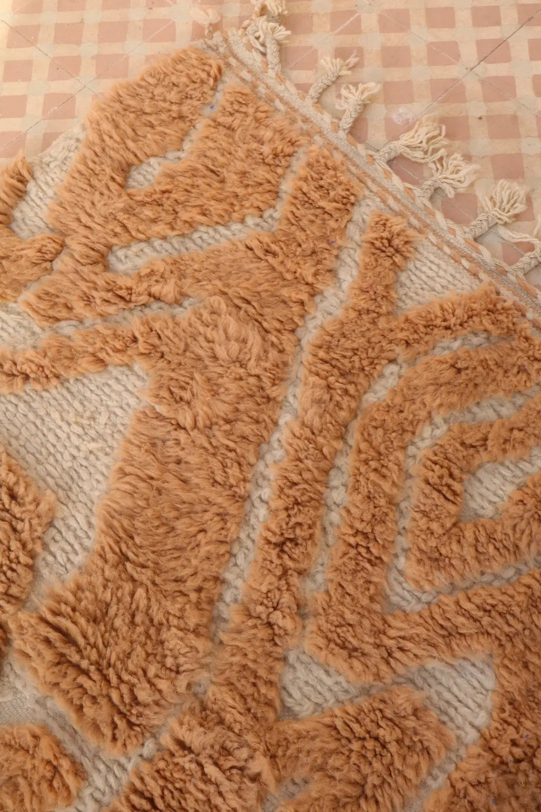 Tapis Berbère Beige à Reliefs Abstrait Béni Ouarain- 162 x 110 cm Néda