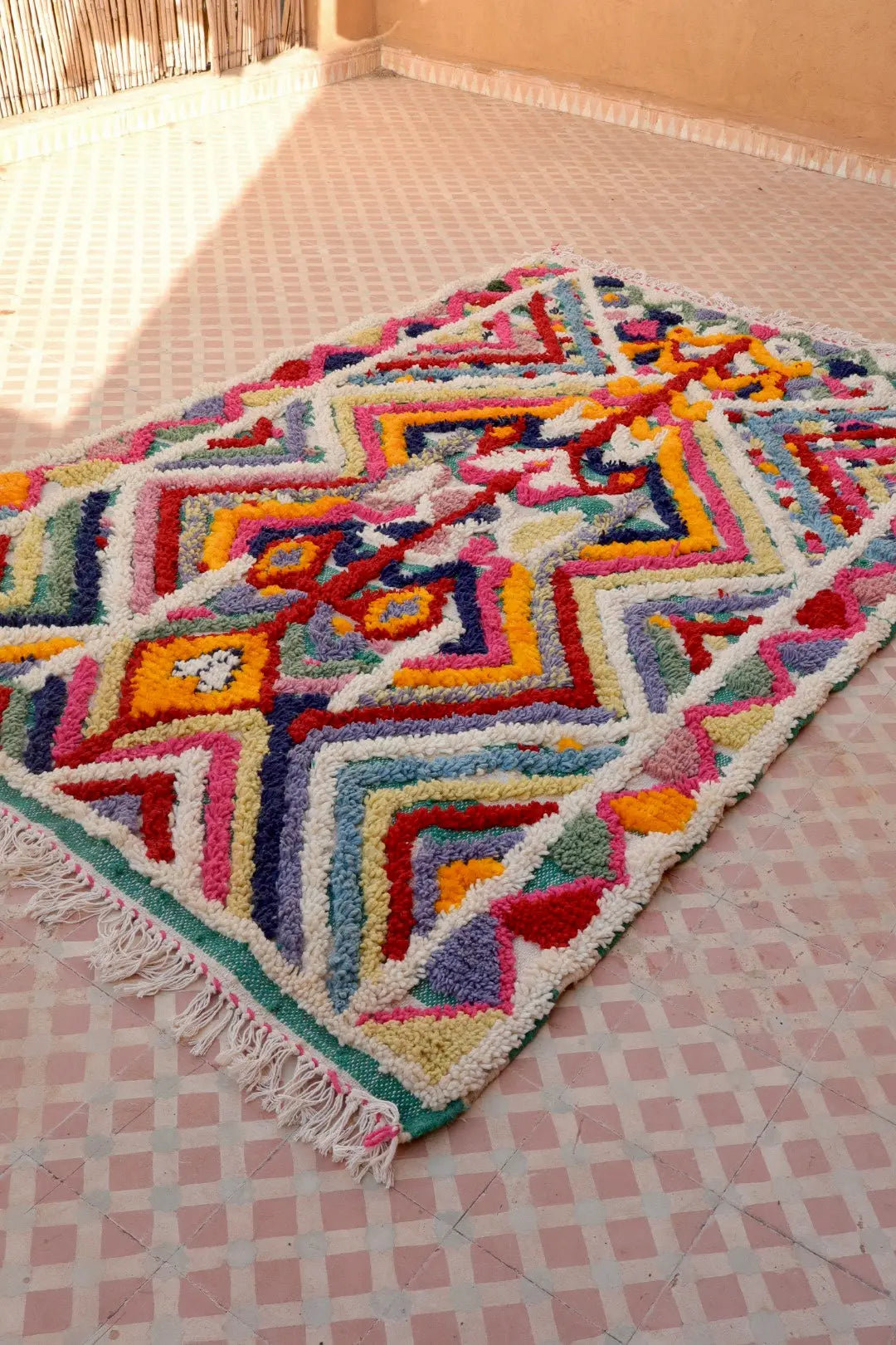 Tapis Berbère Coloré Azilal Trame et Motifs Verte-  240 x 152 cm Néda