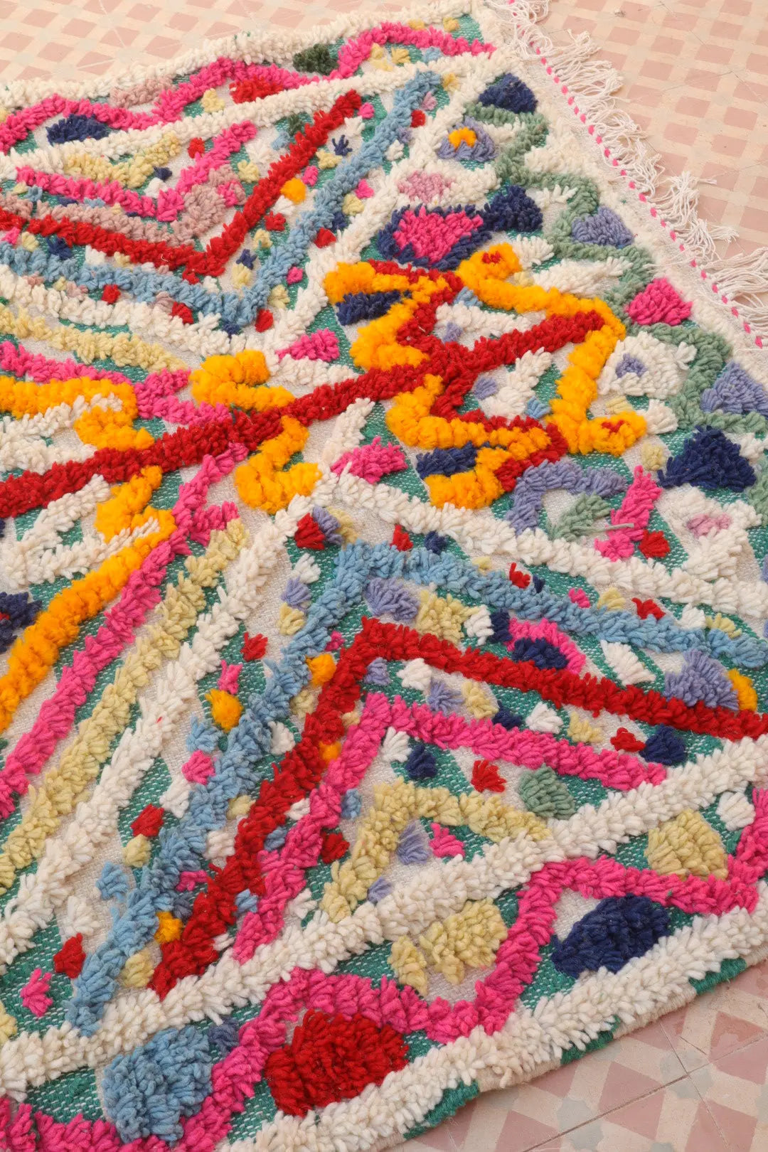 Tapis Berbère Coloré Azilal Trame et Motifs Verte-  240 x 152 cm Néda