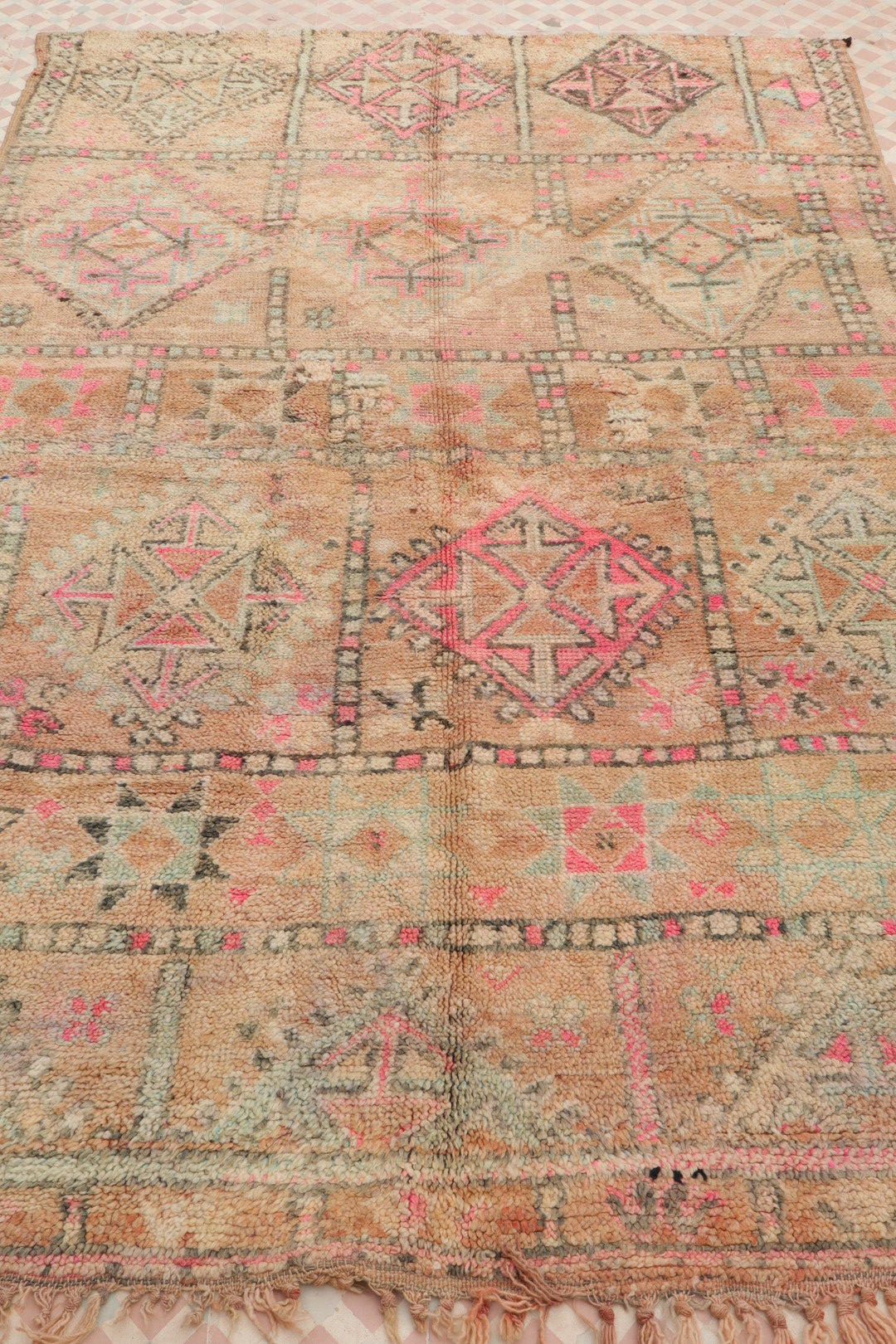 Berber rug Boujaad Antique Bleach - 248 x 167 cm