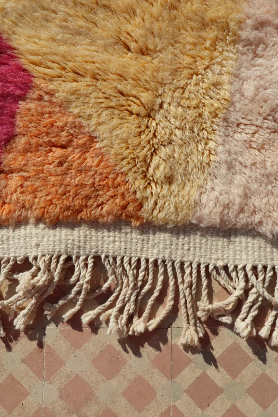 Tapis Berbère Mrirt « Sun Kissed » Les Dessins de Néda - 200 x 300 cm Néda