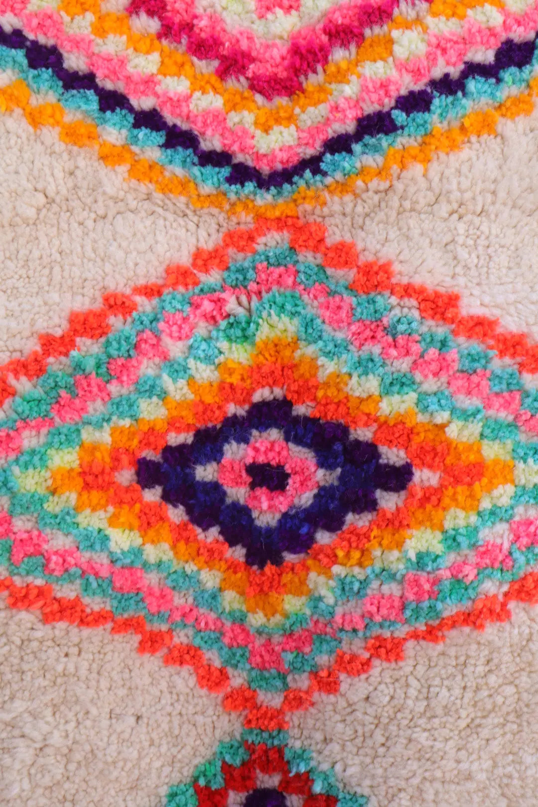 Tapis Berbère Azilal Colorés Motifs Multicolores et Fluo- 262 x 191 cm Néda