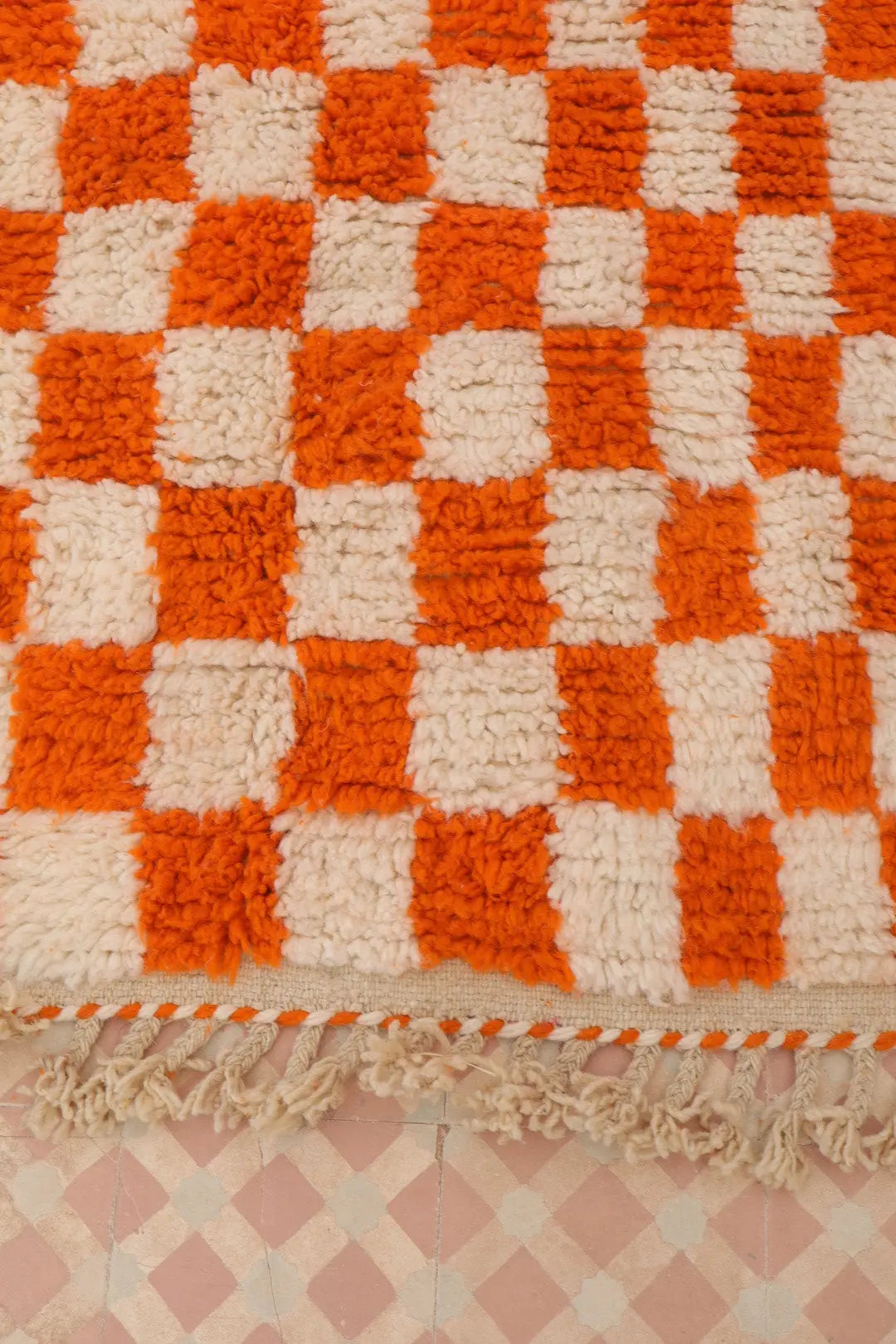 Tapis Berbère à Damiers Orange Béni Ouarain- 208 x 153 cm Néda