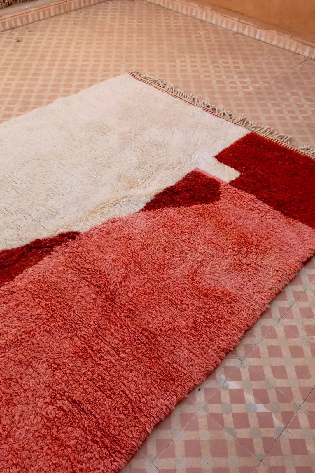 Tapis Berbère Coloré Contemporain Marron & Rose Qualité Supérieure - 260 x 155 cm Néda