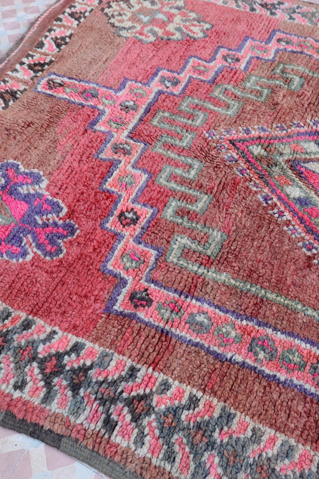 Tapis Berbère Boujaad Rose Vintage - 241 x 155 cm