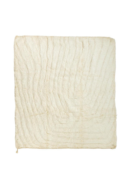 Tapis berbère béni ouarain carré blanc à motifs en reliefs minimaliste 