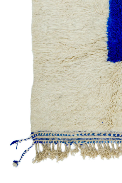 Tapis Berbère Béni Ouarain Blanc et  Bleu Majorelle Moderne- 190 x 220 cm Néda