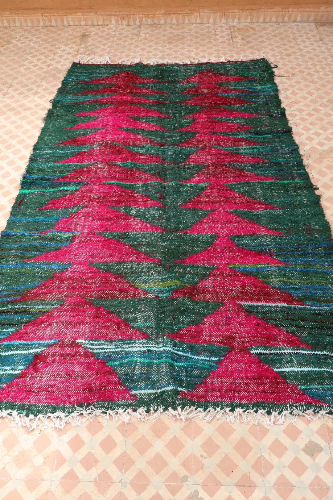 Tapis Berbère Coloré Kilim Boucherouite Vert Sapin et Bordeaux  - 248 x 145 cm Néda