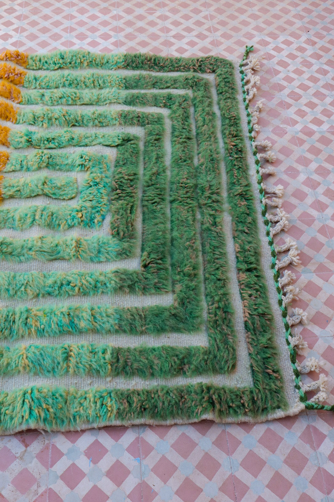 Alfombra bereber Béni Ouarain Relieve moderno verde anaranjado degradado - 248 x 148 cm