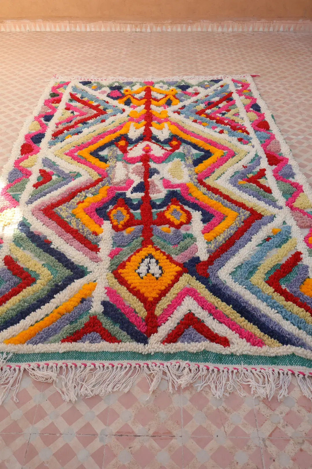 Tapis Berbère Coloré Azilal Trame et Motifs Verte-  240 x 152 cm Néda