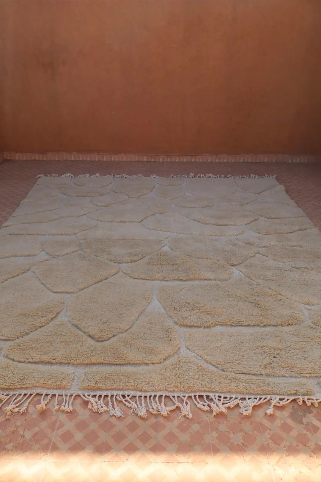 Tapis Berbère Béni Ouarain Blanc Moderne à Reliefs Qualité Supérieure- 310 x 256 cm Néda
