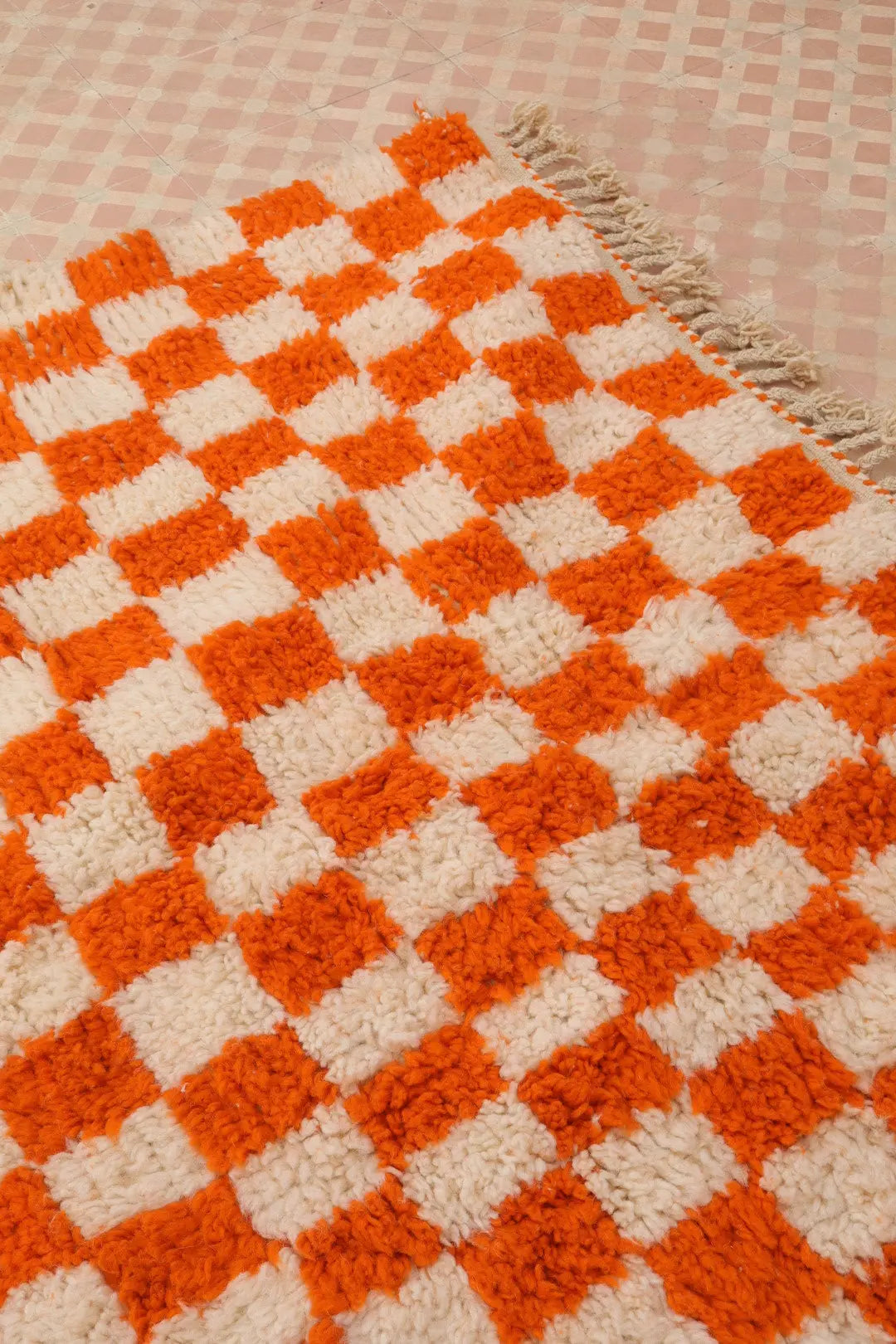 Tapis Berbère à Damiers Orange Béni Ouarain- 208 x 153 cm Néda