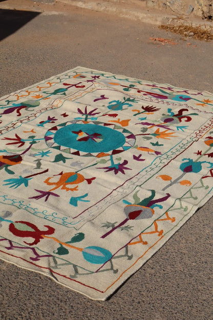 Tapis Kilim Suzani Blanc Bleu Multicolore – 240x 170 cm Néda