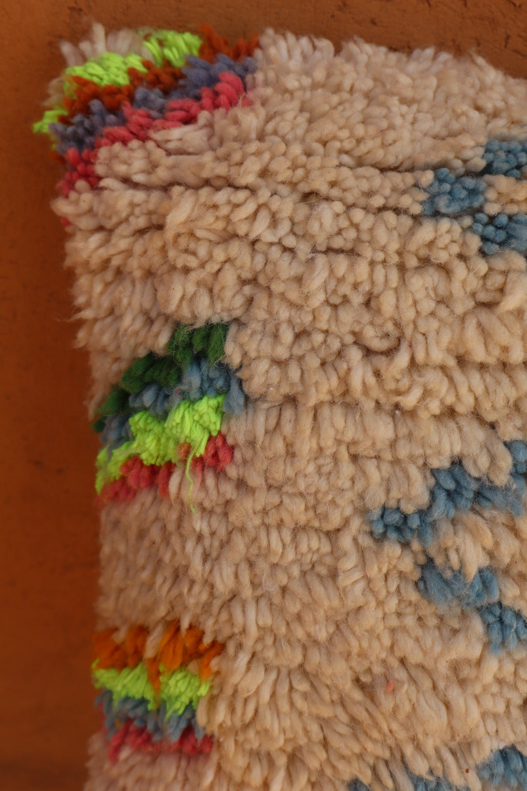 Coussin Marocain en Laine Blanc à Motifs Colorés - Néda