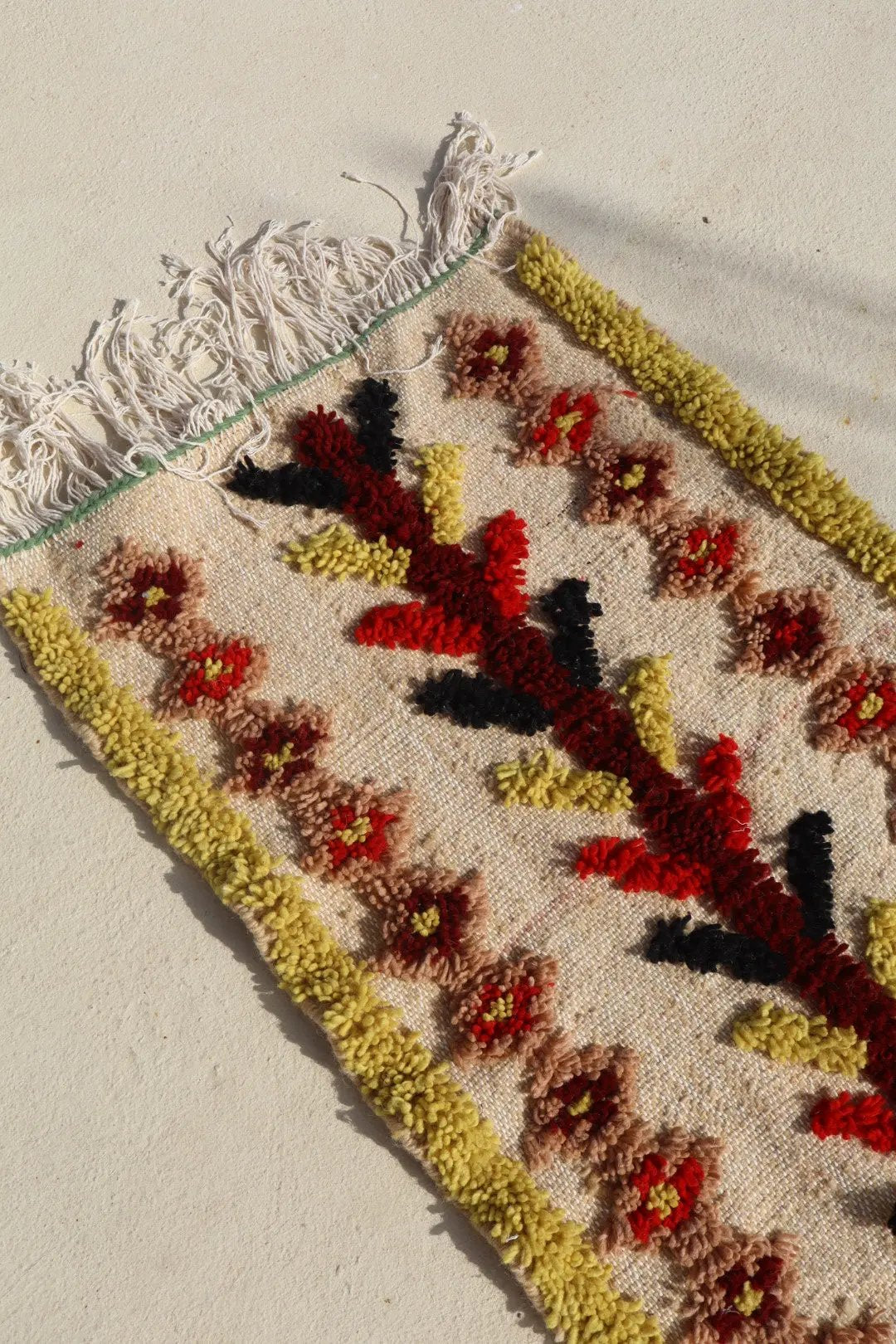 Tapis Berbère Coloré Azilal à Reliefs - 106 x 65 cm Néda