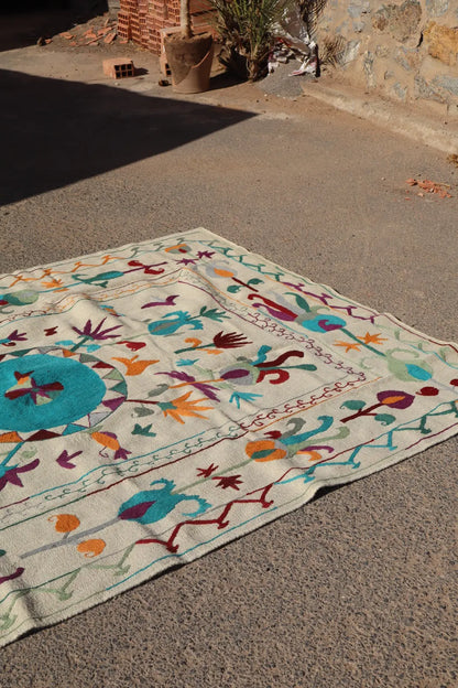Tapis Kilim Suzani Blanc Bleu Multicolore – 240x 170 cm Néda
