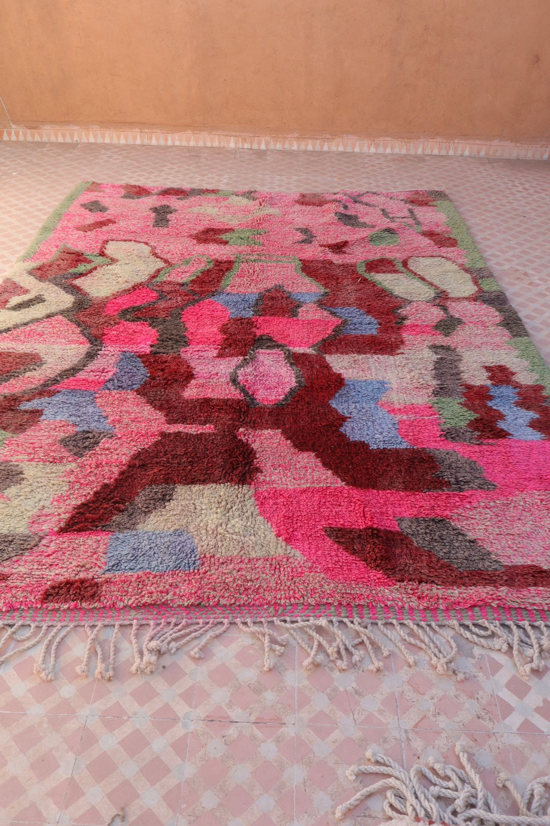 Tapis Berbère Boujad Rose Motifs Colorés - 292 x 205 cm Néda