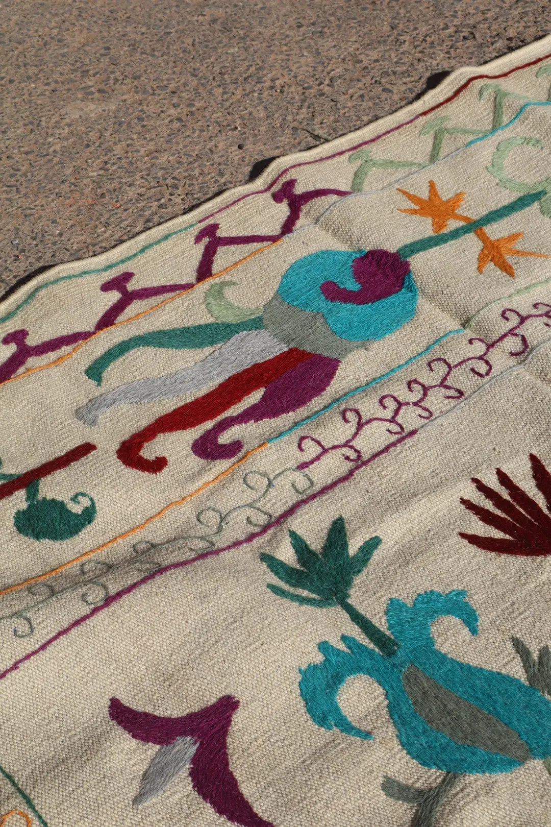 Tapis Kilim Suzani Blanc Bleu Multicolore – 240x 170 cm Néda