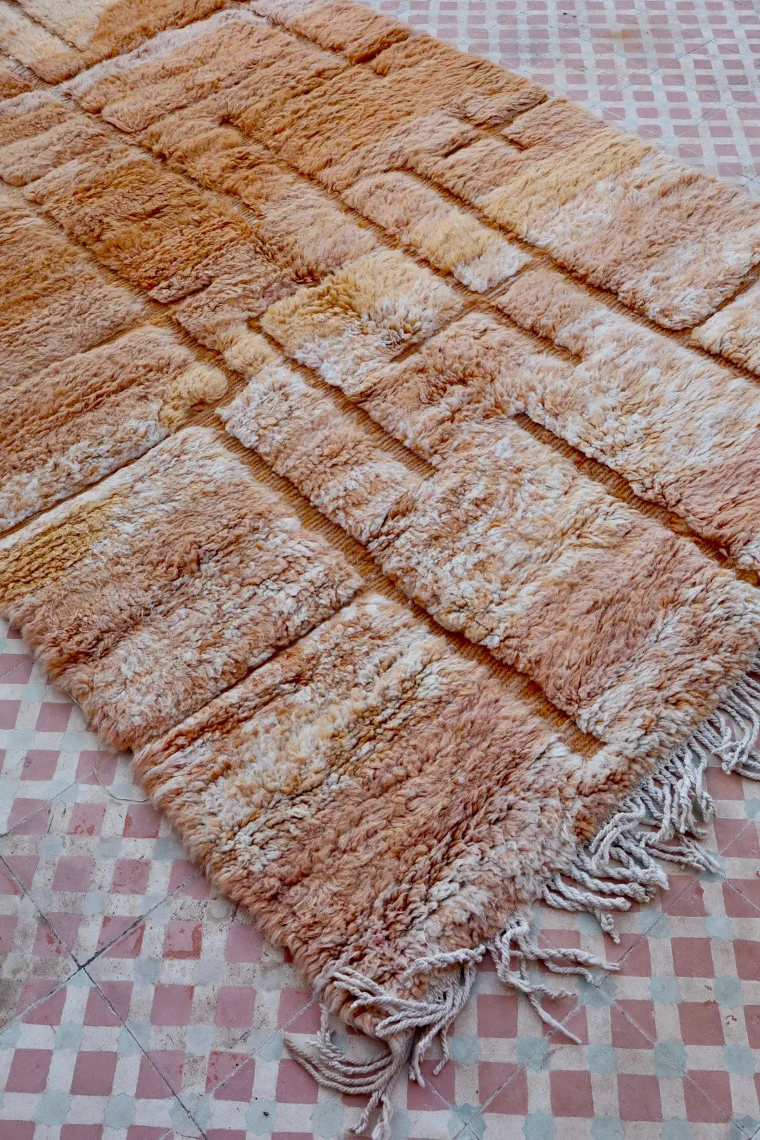 Tapis Berbère Orange Pêche Béni Ouarain Qualité Supérieure - 249 x 156 Néda