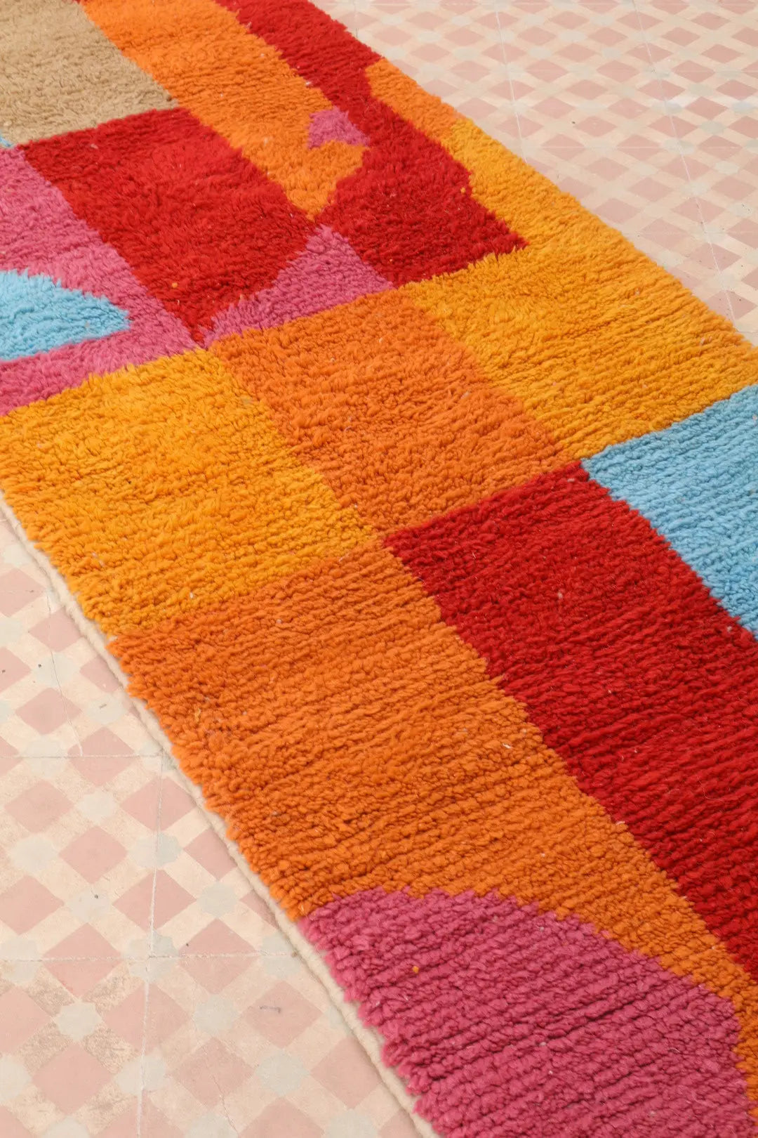 Tapis Berbère Azilal Coloré Moderne de Qualité Supérieure - 327 x 80 cm Néda