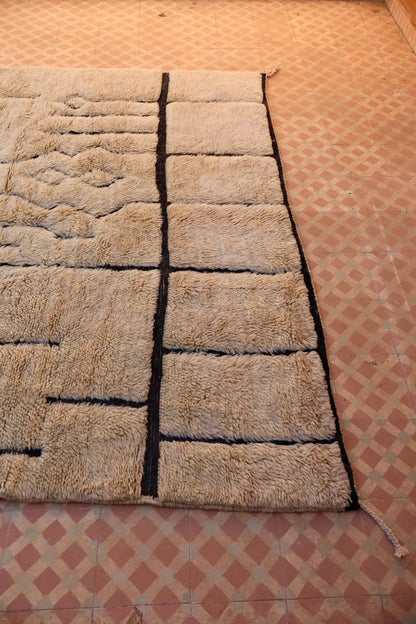 Tapis Berbère Mrirt Foncé Motifs Abstraits Reliefs Noirs - 311 x 200 cm Néda