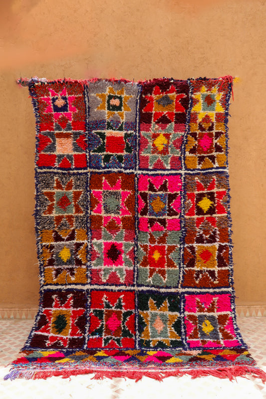 Tappeto Azilal Berber con motivi tradizionali colorati e rosa fluorescente - 233 x 149 cm