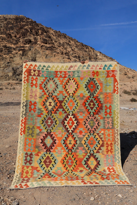 Tapis kilim afghan coloré aux couleurs pastel orange bleu clair vert jaune rose marron fait main kilim persan multicolore 