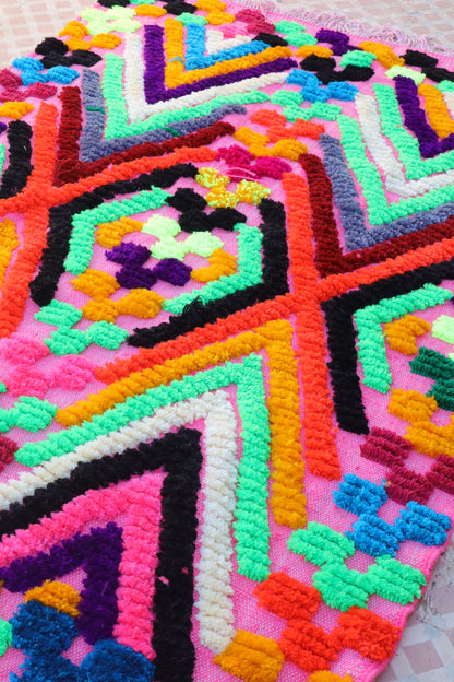 Tappeto Berbero Colorato Rosa Motivi Fluo- 190 x 142 cm Néda