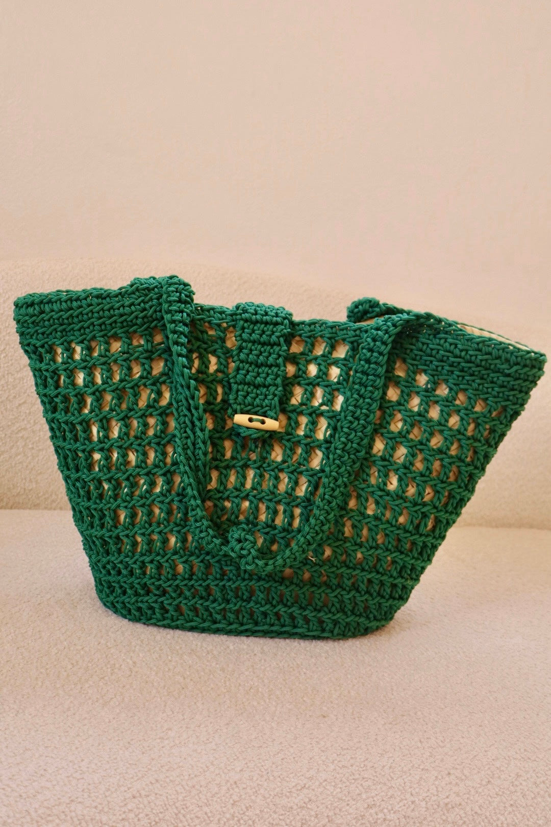 <img src="{{ 'panier-osier-nylon-vert.jpg' | asset_url }}" alt="Panier en osier et nylon vert fait main tendance, idéal pour le shopping et les sorties, porté à l'épaule, disponible en plusieurs coloris" title="Panier en osier et nylon vert fait main">