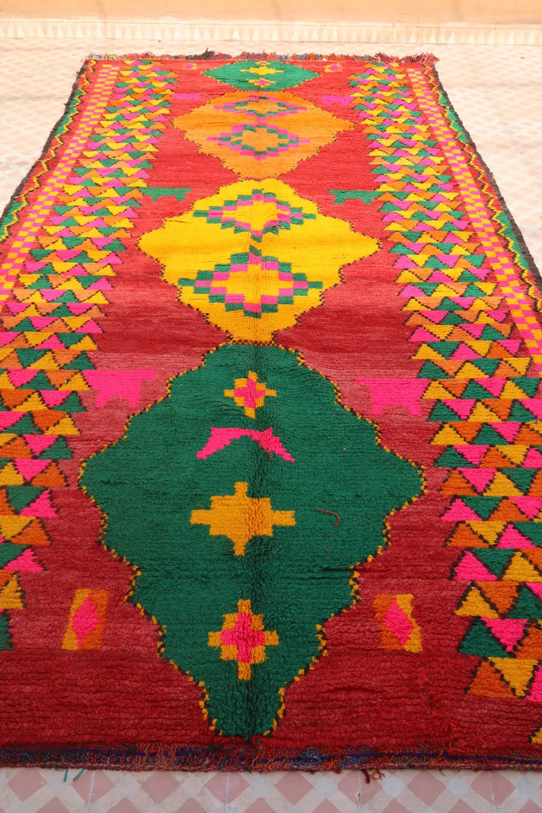 Tapis marocain abstrait coloré tissé à la main en vente sur Tapis marocain abstrait coloré tissé à la main en vente sur