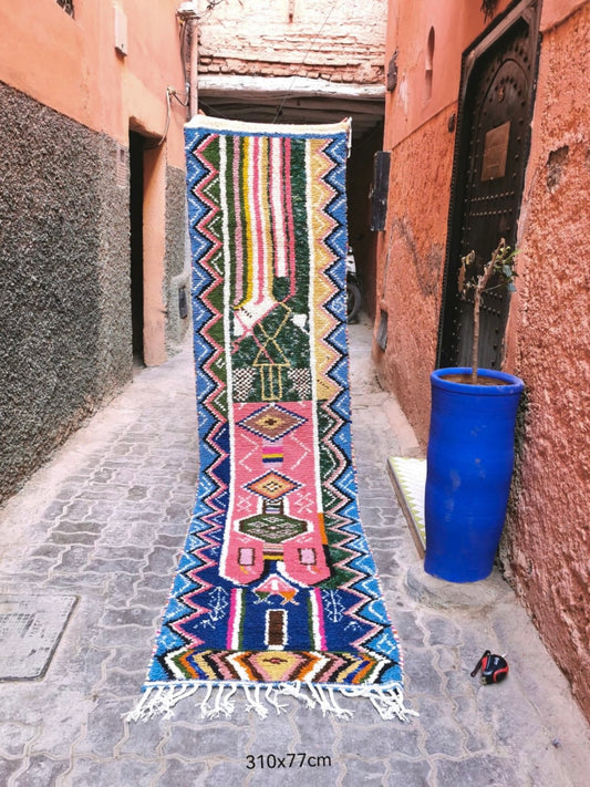 tapis marocain berbère de couloir tapis azilal couloir multicolore et bleu en laine fait-main